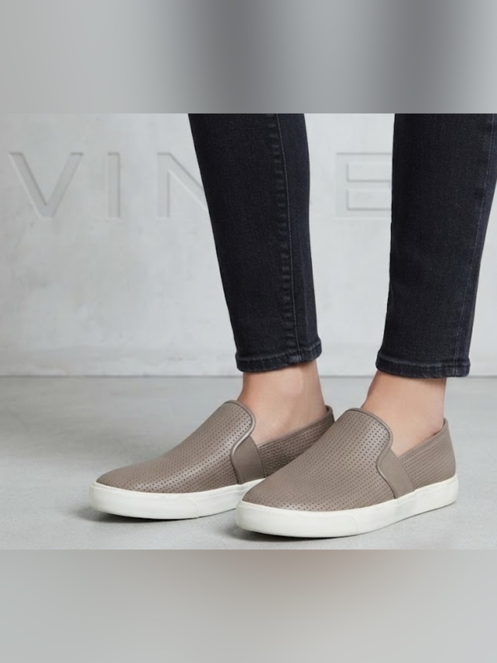 Authentic Vince leather slip on sneakers sz 9